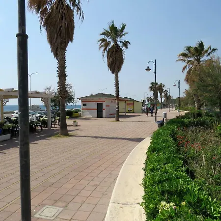 Casa Al Mare Dorina Lägenhet Falerna